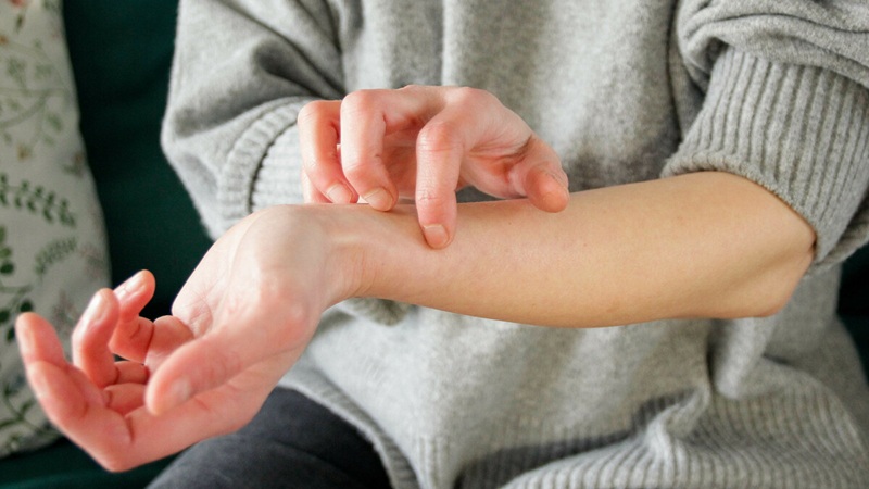 Mùa lạnh khiến da khô và dễ kích ứng