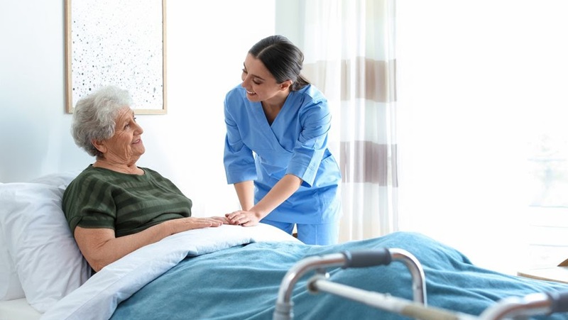 Tắm khô giúp chăm sóc người bệnh tốt hơn như thế nào