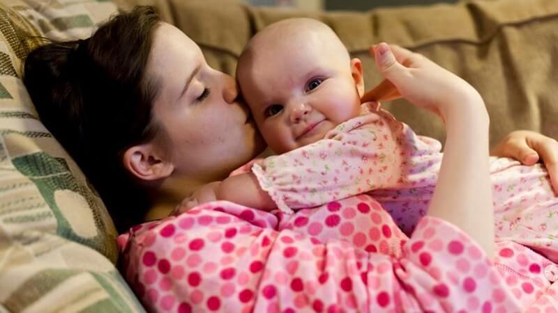 Hướng dẫn sử dụng xịt tắm khô cho phụ nữ sau sinh